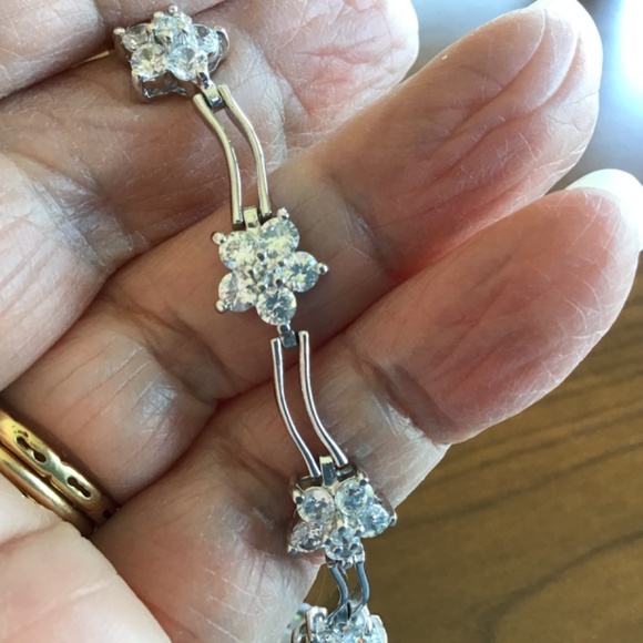 925 Sterling Silver and White Cubic Zirconia Long Wavy Link Bracelet 7.5" - Picture 5 of 9